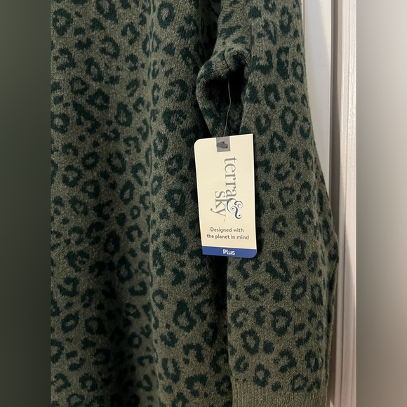 NWT Terra & Sky Women's Plus Size Scoop Neck Leopard Print Sweater Dress 3x - Picture 6 of 10